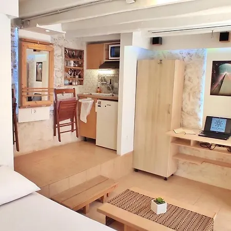 The Tiny White House - Tiny Studio In Town Center Sitia  Exterior photo
