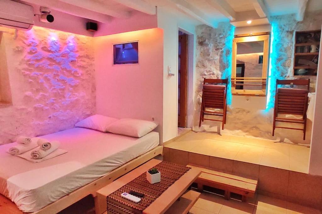 The Tiny White House - Tiny In Town Center Apartment Sitia (Crete)